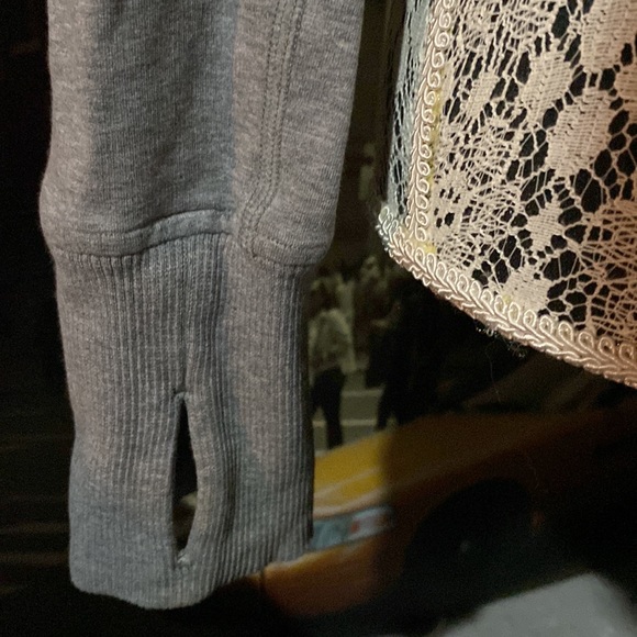 GUC Lululemon scuba hoodie size 10 - Picture 8 of 11